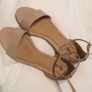 Nude Fioni sandals